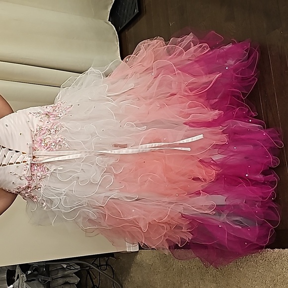 Beautiful Pink Grad Dress with sweetheart neckline & sparkle embellishments. - Picture 9 of 14